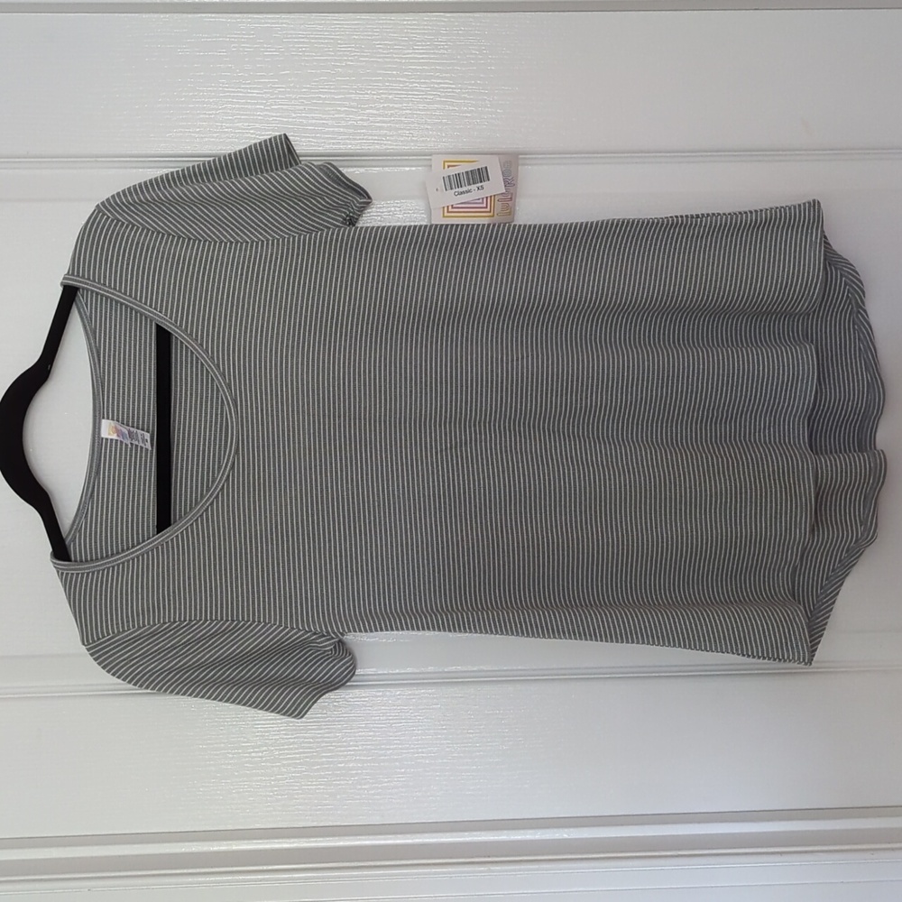 NWT LuLaRoe Classic T Sz XS